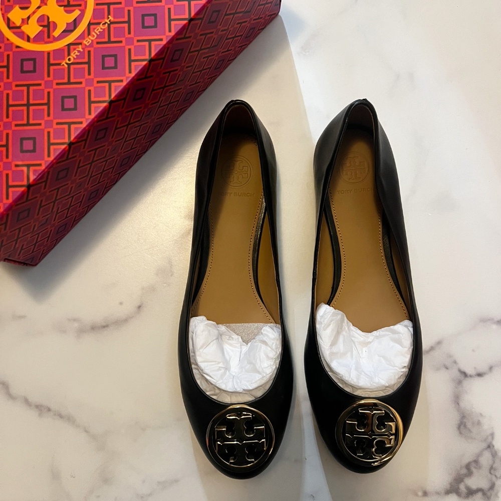 tory burch black flats 🌼